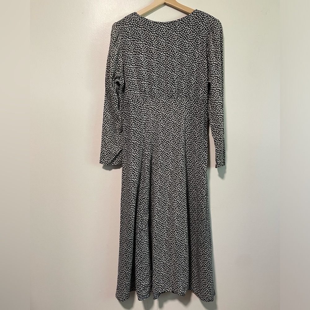 Vintage V-Neck Long-Sleeve Floral Print Dress - Picture 8 of 9